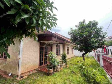 Di Jual Rumah Hook Strategis dan Halaman Luas di kecubung komplek abadi Duren Sawit Jakarta Timur