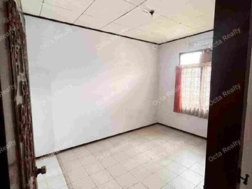 Di Jual Rumah Hook Strategis dan Halaman Luas di kecubung komplek abadi Duren Sawit Jakarta Timur