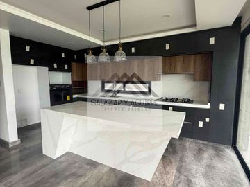 Casa NUEVA en Venta Puerta Grande Bosque Esmeralda