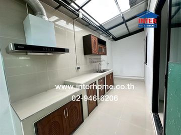 Two-story townhome, 27.6 sq.wah, Chat Luang 17 Village, Rangsit-Khlong 3, Rangsit-Nakhon Nayok Road, Khlong 3 Bypass Road, Khlong Luang, Pathum Thani.