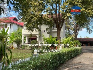 Land + 2 houses, 599 sq.w. (approx. 2,996 sq.m.) Muang Ek Village, near Rangsit University, Soi Ek Thaksina 4, Phahonyothin Road, Kamphaeng Phet 6 Roa