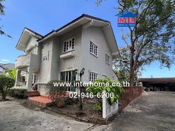 Land + 2 houses, 599 sq.w. (approx. 2,996 sq.m.) Muang Ek Village, near Rangsit University, Soi Ek Thaksina 4, Phahonyothin Road, Kamphaeng Phet 6 Roa