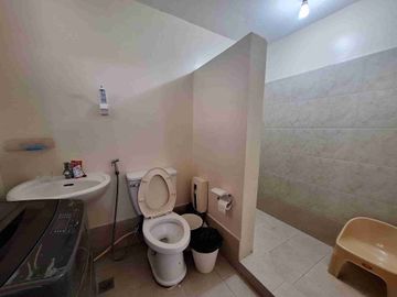 Big 1 Bedroom Fully Furnished in Malate near Robinsons Manila
