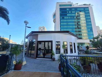 Big 1 Bedroom Fully Furnished in Malate near Robinsons Manila