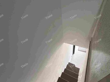 DI SEWAKAN RUMAH XYZ LIPPO CIKARANG !