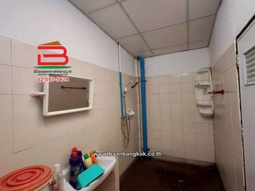 ทาวน์เฮาส์ เนื้อที่ 20.1 ตร.ว. หมู่บ้าน นฐดา คลอง 2 (ซอยรังสิต-นครนายก 60) ถนนรังสิต-นครนายก ตำบลประชาธิปัตย์ อำเภอธัญบุรี ปทุมธานี