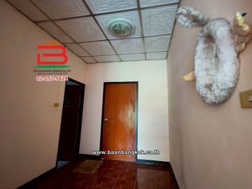 ทาวน์เฮาส์ เนื้อที่ 20.1 ตร.ว. หมู่บ้าน นฐดา คลอง 2 (ซอยรังสิต-นครนายก 60) ถนนรังสิต-นครนายก ตำบลประชาธิปัตย์ อำเภอธัญบุรี ปทุมธานี