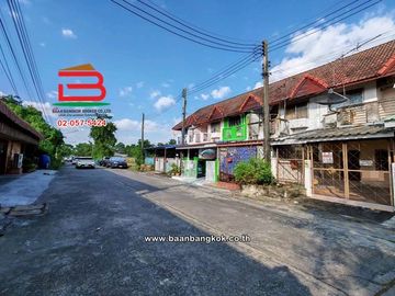 ทาวน์เฮาส์ เนื้อที่ 20.1 ตร.ว. หมู่บ้าน นฐดา คลอง 2 (ซอยรังสิต-นครนายก 60) ถนนรังสิต-นครนายก ตำบลประชาธิปัตย์ อำเภอธัญบุรี ปทุมธานี