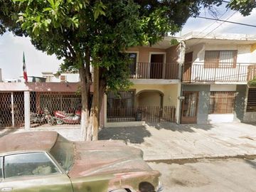 VENTA CASA: Av Escuadrón 201 936, Eugenio Aguirre Benavides, 27159 Torreón, Coah., México