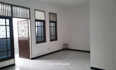 Rumah Dekat Unair dan ITS di Sutorejo Prima Indah Kosongan Tanpa Perabot dan Tanpa Barang Elektronik