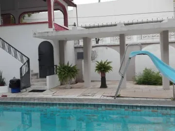 URDESA CENTRAL:VENDO CASA EN SECTOR COMERCIAL