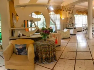 URDESA CENTRAL:VENDO CASA EN SECTOR COMERCIAL