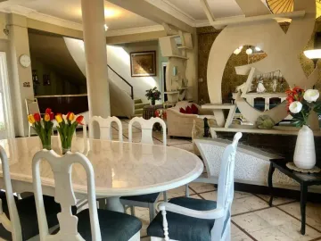 URDESA CENTRAL:VENDO CASA EN SECTOR COMERCIAL
