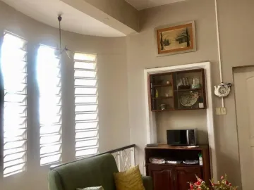 URDESA CENTRAL:VENDO CASA EN SECTOR COMERCIAL