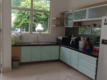 Dijual Rumah Mewah Full Furnished di Taman Telaga Golf BSD