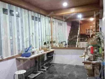 DI JUAL RUMAH MURAH BAGUS RAPIH 2 LANTAI MEZANINE DI DALAM KOMPLEK PERUMAHAN DI DEPOK.