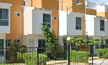 CASA A LA VENTA EN PARAISO VILLAS, CANCUN, QUINTANA ROO. REMATE ADJUDICADO