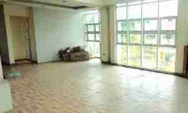 3 Storey H&L 5 Bedrooms 8 Toilet and baths with Garage for sale in Calauag Quezon