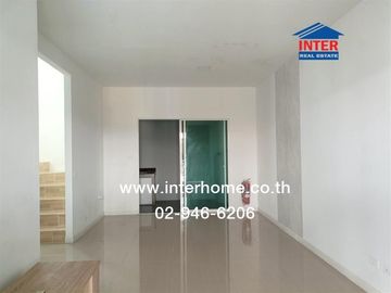 Two-story townhome, 16.1 sq.wa., Pruksa Ville 113 Tiwanon-Rangsit, alley next to Krung Siam Saint Carlos Hospital, Tiwanon Road, Mueang Pathum Thani,