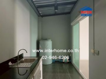 Two-story townhome, 16.1 sq.wa., Pruksa Ville 113 Tiwanon-Rangsit, alley next to Krung Siam Saint Carlos Hospital, Tiwanon Road, Mueang Pathum Thani,