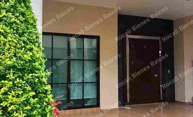 EN VENTA PRECIOSA CASA MODERNA