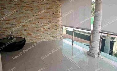 EN VENTA PRECIOSA CASA MODERNA