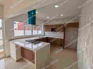 Excelente Casa Nueva en Fraccionamiento Jardines de Ahuatlan Cuernavaca Morelos