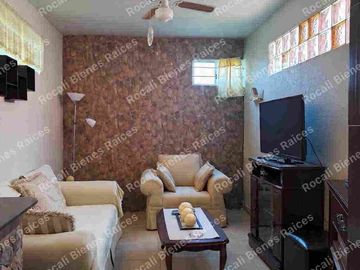 EN VENTA CASITA CON AMPLIACIÓN
