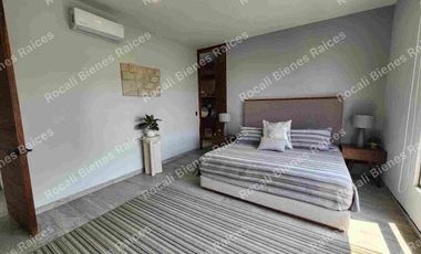 EN VENTA CASA MINIMALISTA ZONA DORADA