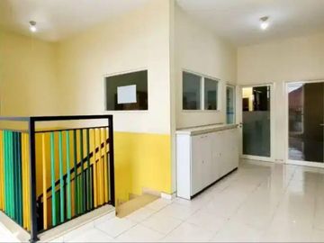Rumah 2 Lantai Bagus SHM di Babatan Pratama Bisa Untuk Usaha