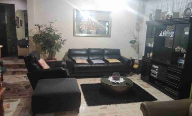 House and Lot 4 bedrooms with car garage for sale in Quezon City