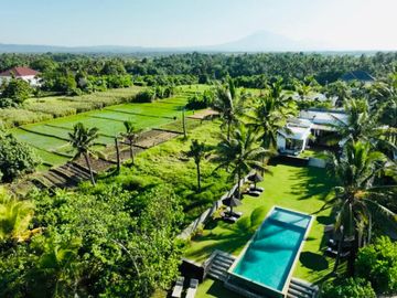Villa Luxury Beach Front Pantai Pasut Kerambitan Tabanan