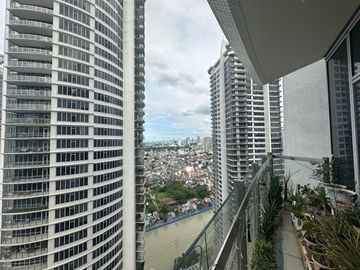 Amenity-View 3-Bedroom Corner Residence at The Proscenium, Rockwell