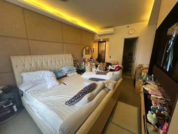 Amenity-View 3-Bedroom Corner Residence at The Proscenium, Rockwell