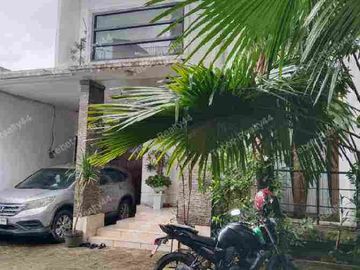 DIJUAL RUMAH MINIMALIS 2,5lantai di Cilandak Barat, Jalan 2 mobil lega