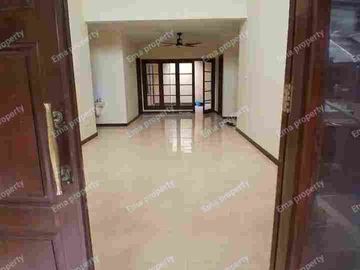 Disewakan rumah di Citraland cluster depan