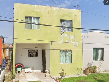 Casa En Remate Bancario- Hacienda Santa Fe, Tlajomulco De Zuñiga, Jalisco.