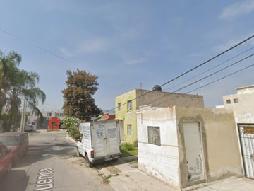 Casa En Remate Bancario- Hacienda Santa Fe, Tlajomulco De Zuñiga, Jalisco.
