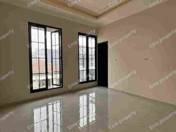 Di Jual rumah baru gress di Manyar Kertoadi Surabaya Timur