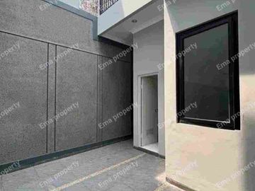 Di Jual rumah baru gress di Manyar Kertoadi Surabaya Timur