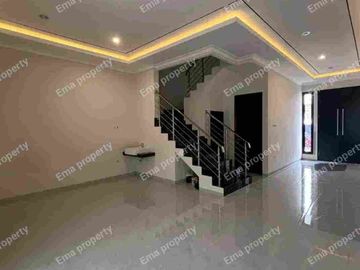 Di Jual rumah baru gress di Manyar Kertoadi Surabaya Timur
