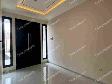 Di Jual rumah baru gress di Manyar Kertoadi Surabaya Timur