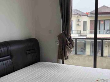 Disewakan Murah Rumah Baru Full Furnished Lavon Swan City Terdepan Termurah