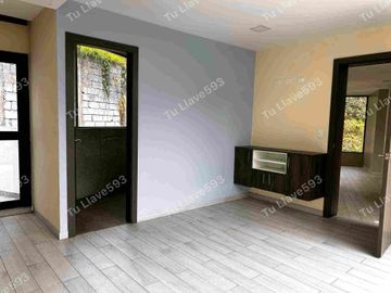 VENDO CASA DE LUJO SECTOR GUÁPULO CUATRO DORMITORIOS- INDEPENDENDIENTE