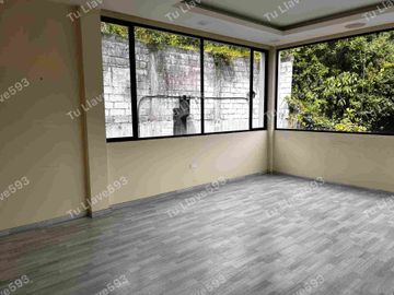 VENDO CASA DE LUJO SECTOR GUÁPULO CUATRO DORMITORIOS- INDEPENDENDIENTE