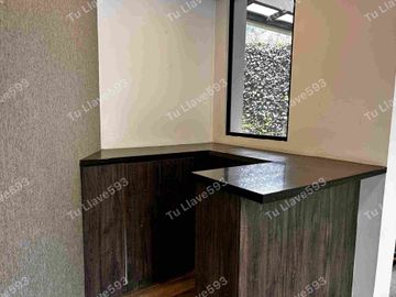 VENDO CASA DE LUJO SECTOR GUÁPULO CUATRO DORMITORIOS- INDEPENDENDIENTE