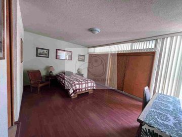 SE VENDE CASA ( lomas tercera sección).