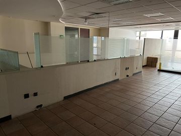 RENTA DE OFICINAS EN AV. LOMAS VERDES A $300.00 M2, NAUCALPAN DE JUAREZ, ESTADO DE MEXICO.