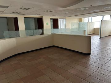 RENTA DE OFICINAS EN AV. LOMAS VERDES A $300.00 M2, NAUCALPAN DE JUAREZ, ESTADO DE MEXICO.