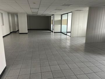 RENTA DE OFICINAS EN AV. LOMAS VERDES A $300.00 M2, NAUCALPAN DE JUAREZ, ESTADO DE MEXICO.